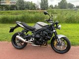 TRIUMPH STREET TRIPLE 675