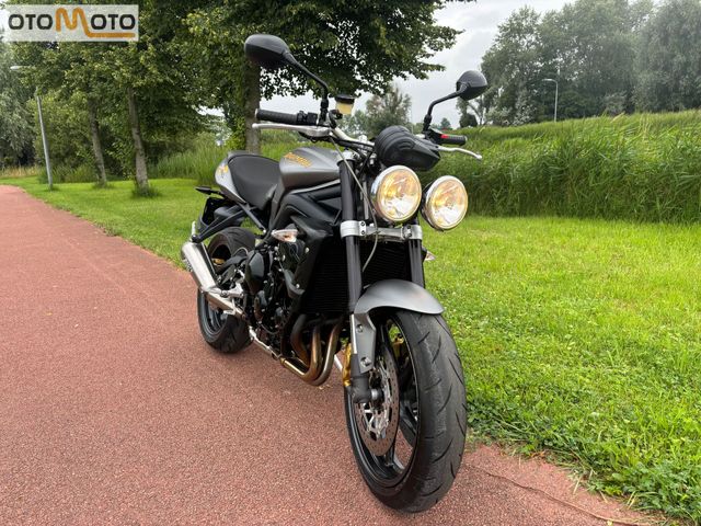triumph - street-triple-675