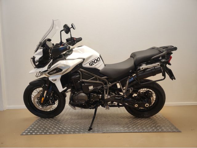 triumph - tiger-1200-xca