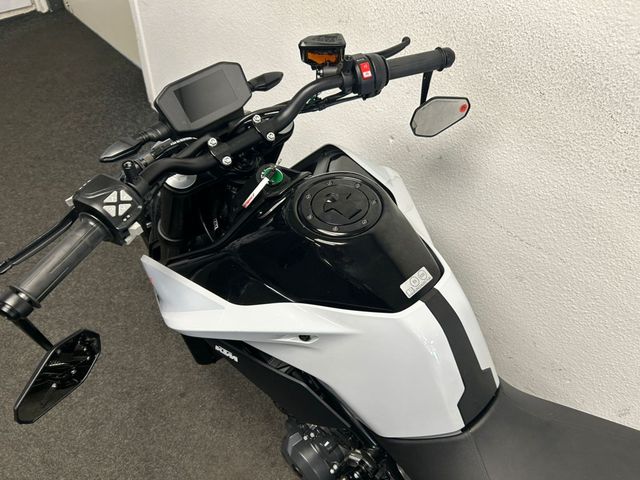 ktm - 790-duke