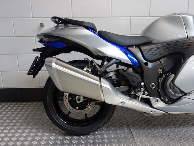 suzuki - gsx-r-1300-hayabusa