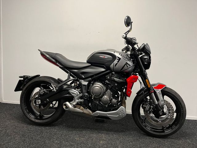 triumph - trident-660