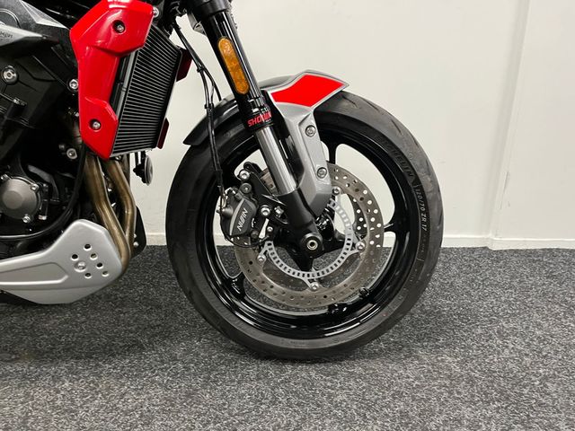 triumph - trident-660