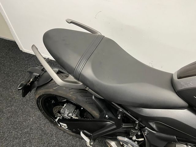 triumph - trident-660