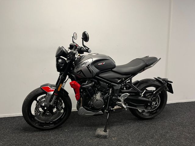 triumph - trident-660