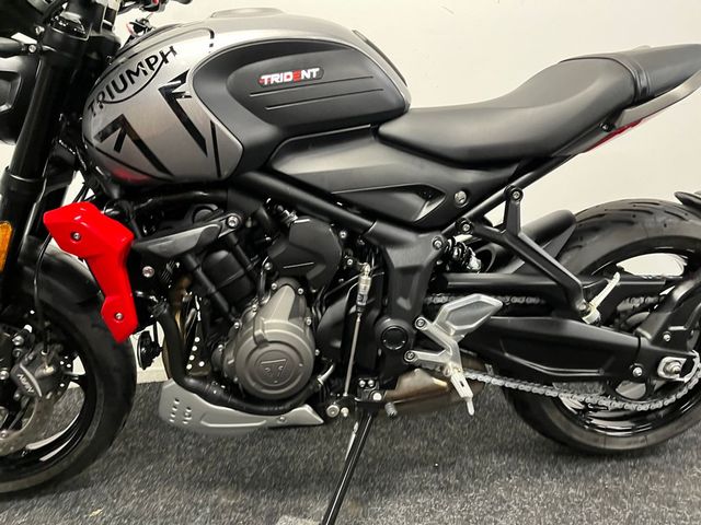 triumph - trident-660