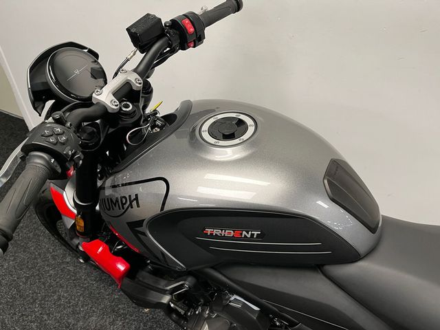 triumph - trident-660