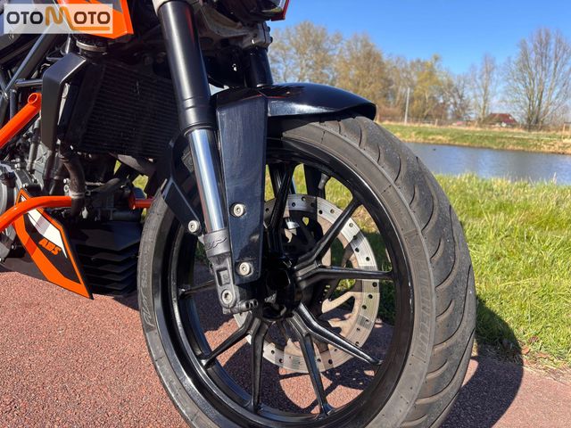 ktm - 125-duke