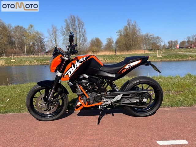 ktm - 125-duke