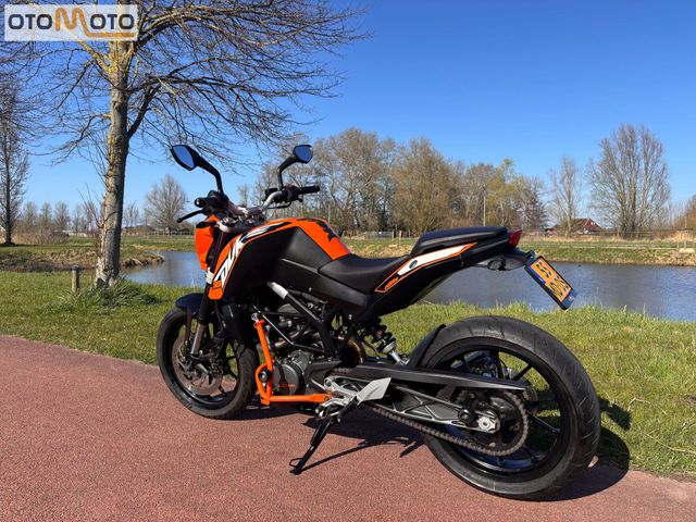 ktm - 125-duke