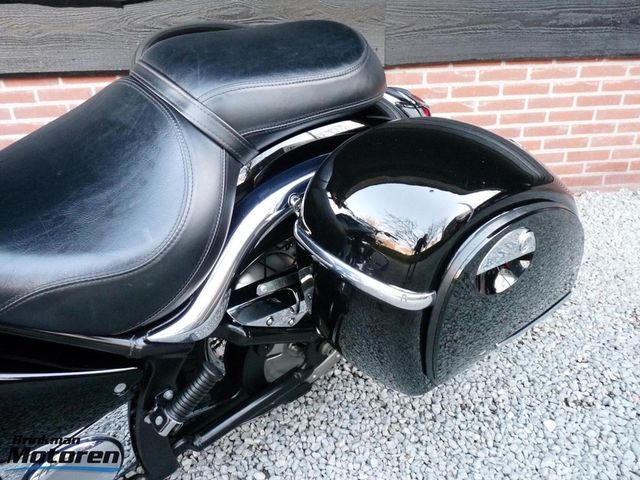 kawasaki - vn-900-classic