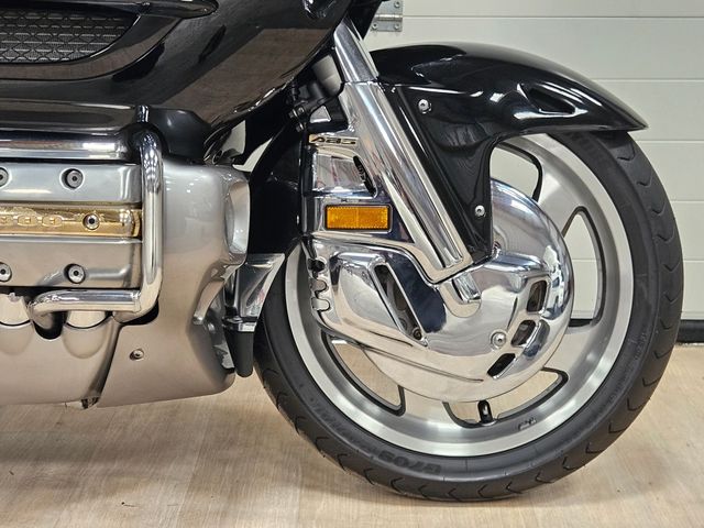 honda - gl-1800-goldwing-abs