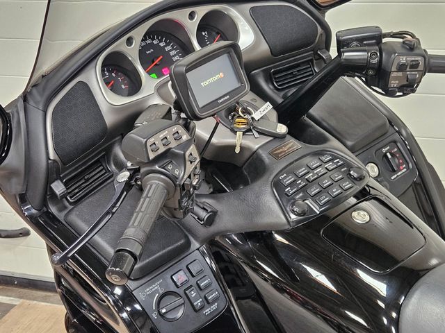 honda - gl-1800-goldwing-abs