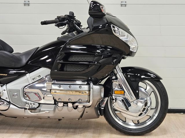 honda - gl-1800-goldwing-abs
