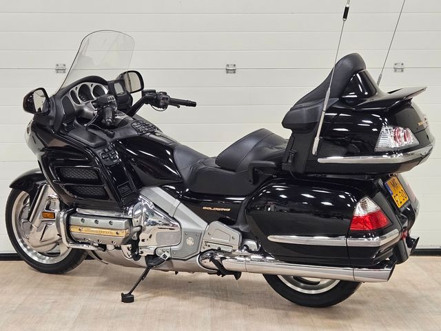 honda - gl-1800-goldwing-abs