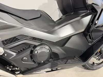 HONDA FORZA 750 – foto 4