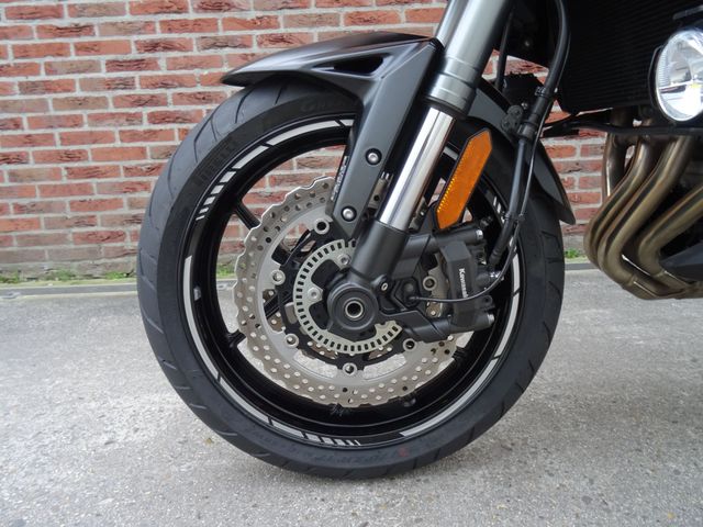 kawasaki - versys-1000-se-grand-tourer