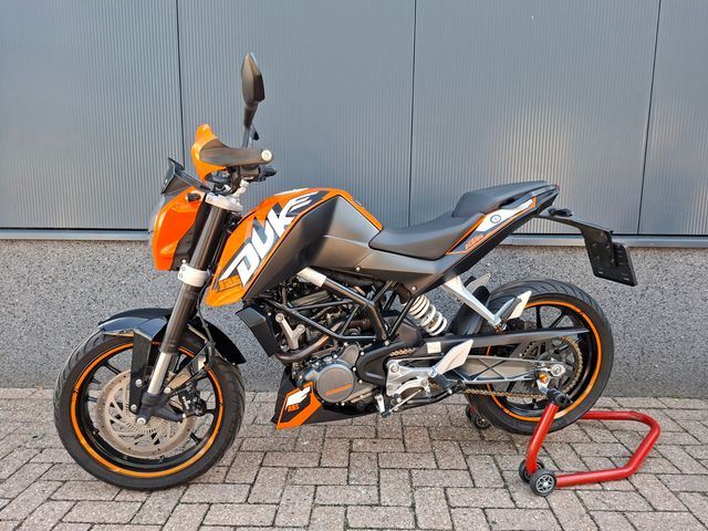 ktm - 125-duke
