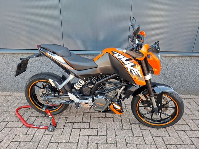 ktm - 125-duke