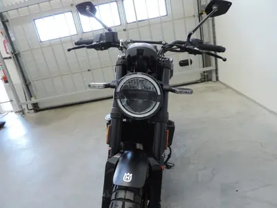 HUSQVARNA SVARTPILEN 401 – foto 4