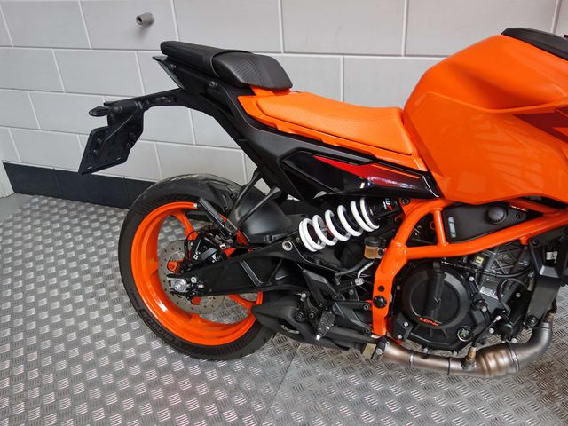 ktm - 390-duke-abs