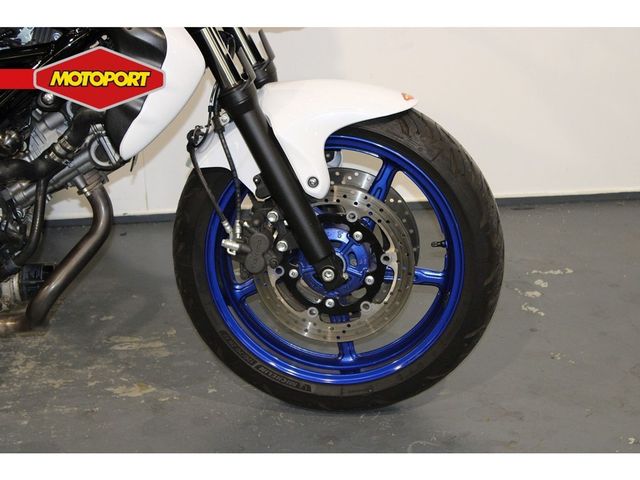 suzuki - sfv-650-gladius-abs