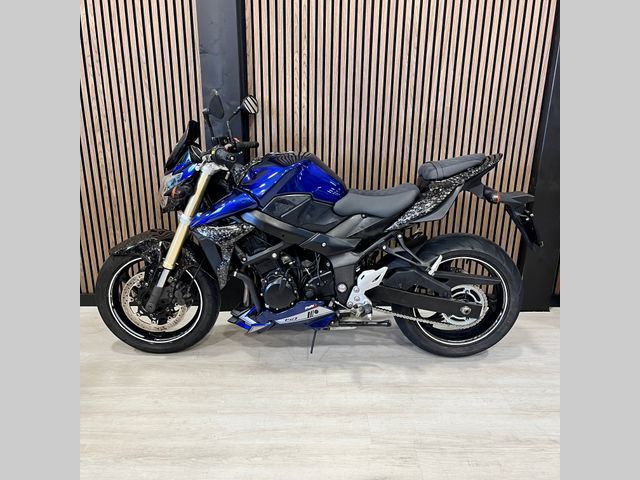 suzuki - gsr-750