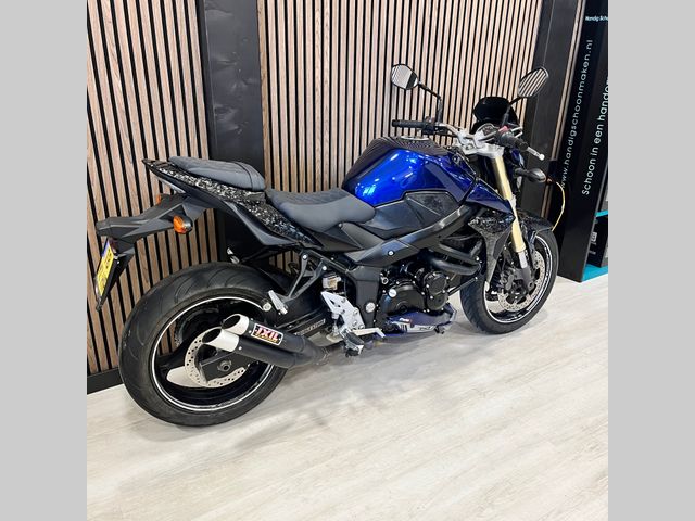 suzuki - gsr-750