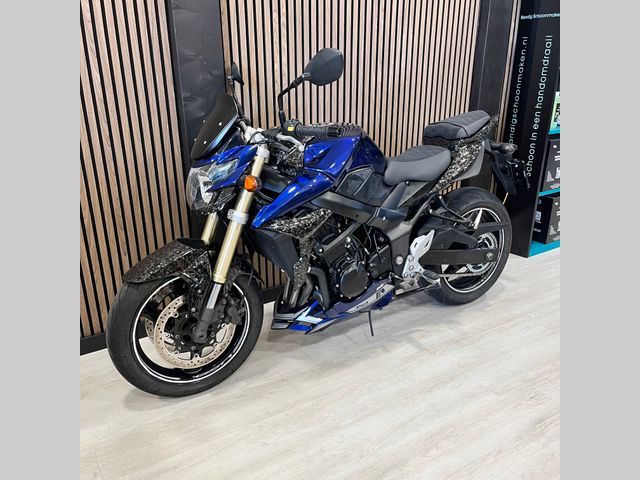 suzuki - gsr-750