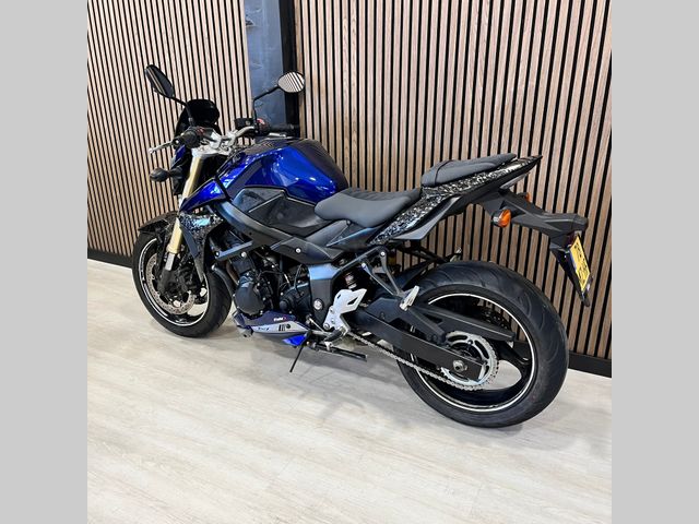 suzuki - gsr-750