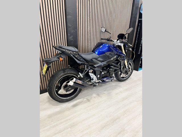 suzuki - gsr-750