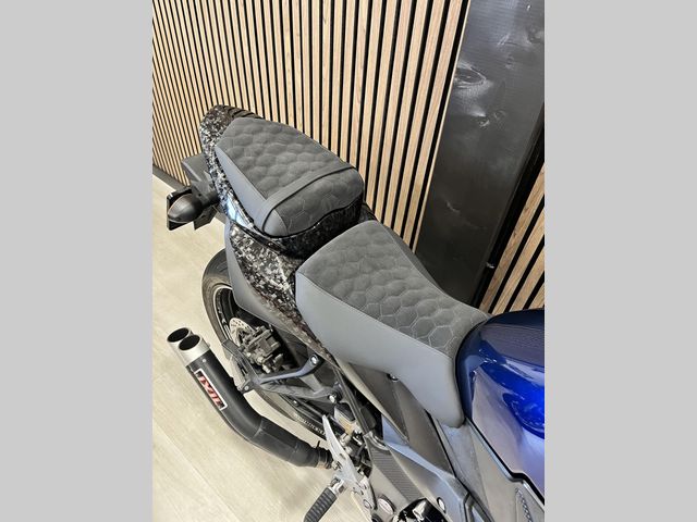 suzuki - gsr-750