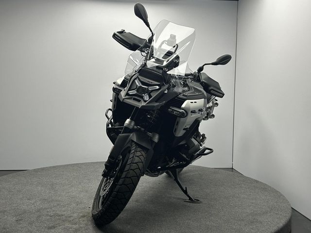 bmw - r-1300-gs-adventure-triple-black