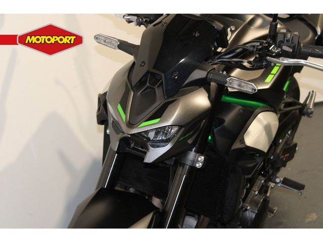 kawasaki - z900
