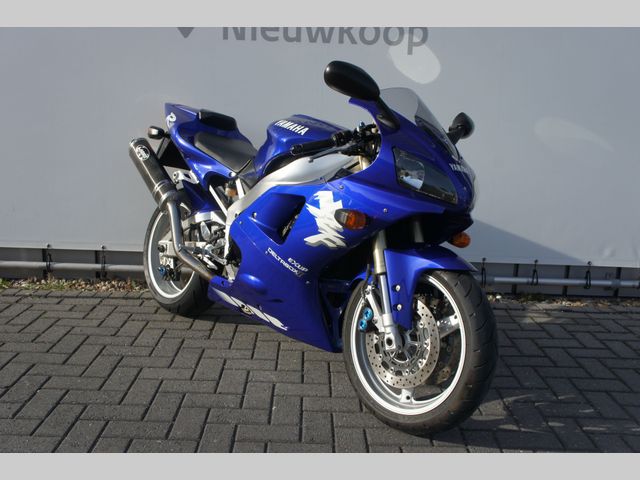 yamaha - r1