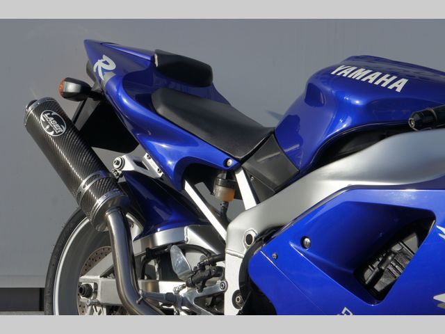 yamaha - r1