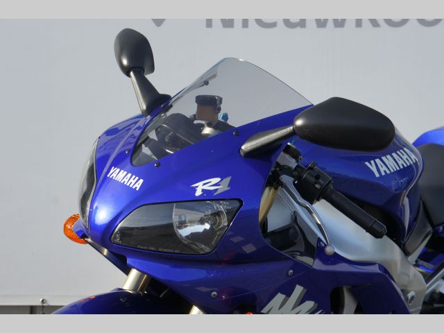 yamaha - r1