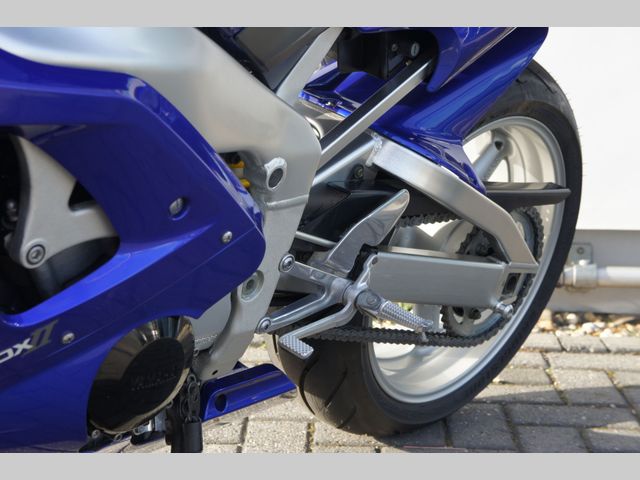 yamaha - r1