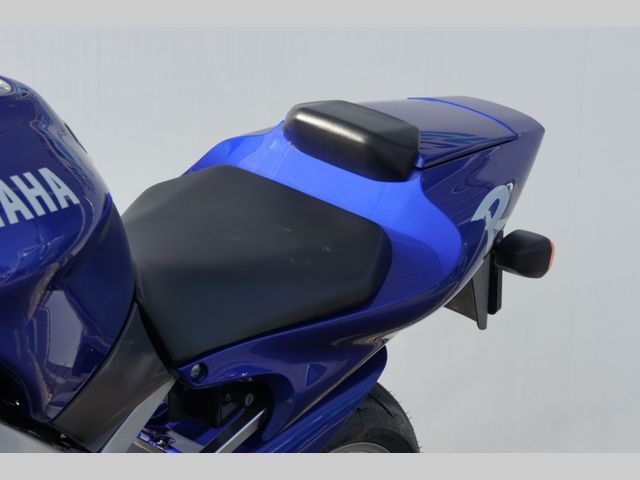 yamaha - r1