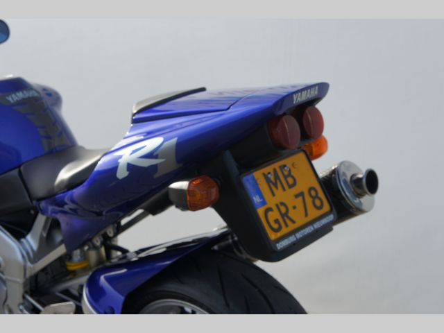 yamaha - r1