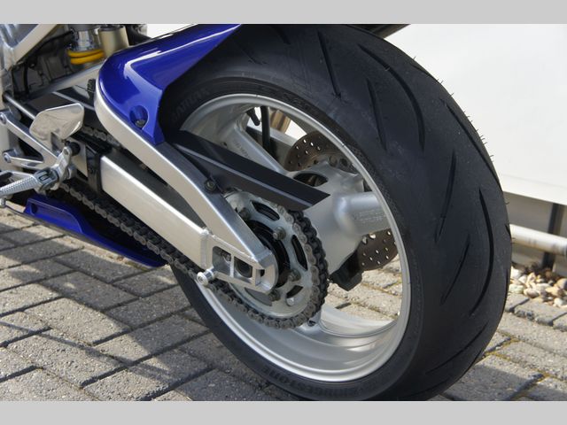 yamaha - r1