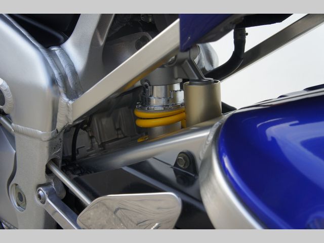 yamaha - r1