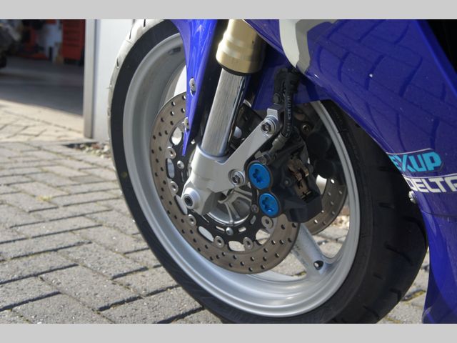 yamaha - r1