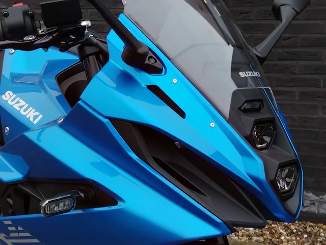 suzuki - gsx-8r