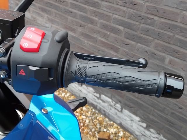 suzuki - gsx-8r