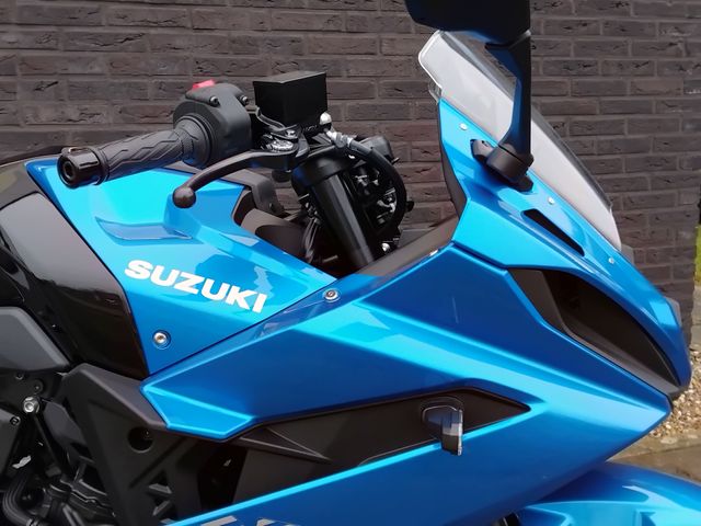 suzuki - gsx-8r