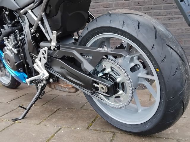 suzuki - gsx-8r