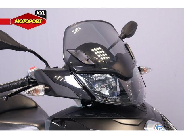 piaggio - mp3-300-yourban