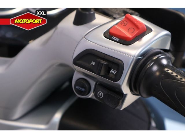 piaggio - mp3-300-yourban