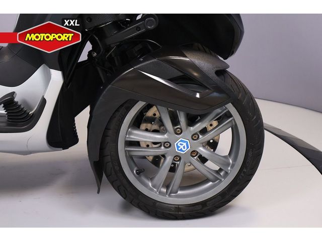 piaggio - mp3-300-yourban